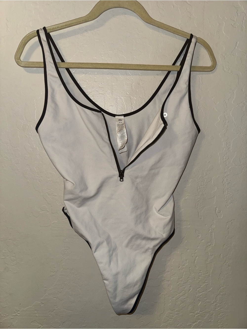 ALO Yoga White Zip-Front Tank Bodysuit with Black Trim S worn once and washed